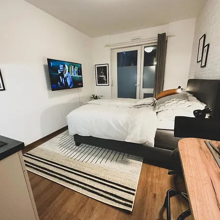 Mosel - Netflix - Modern & Zentral *