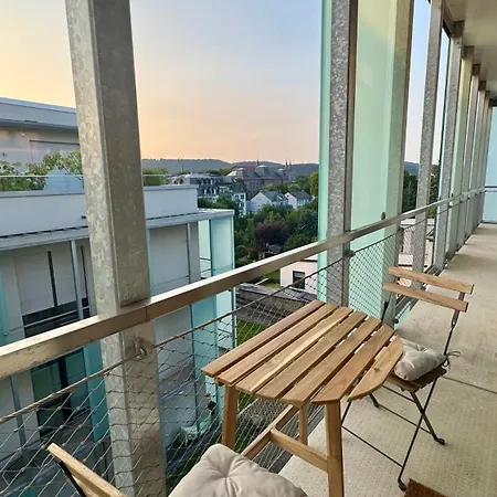 Mosel - Netflix - Modern & Zentral *